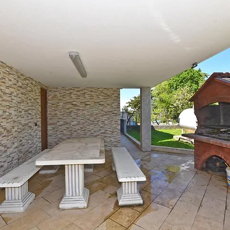 House Veli Vrh 2322 Holiday home